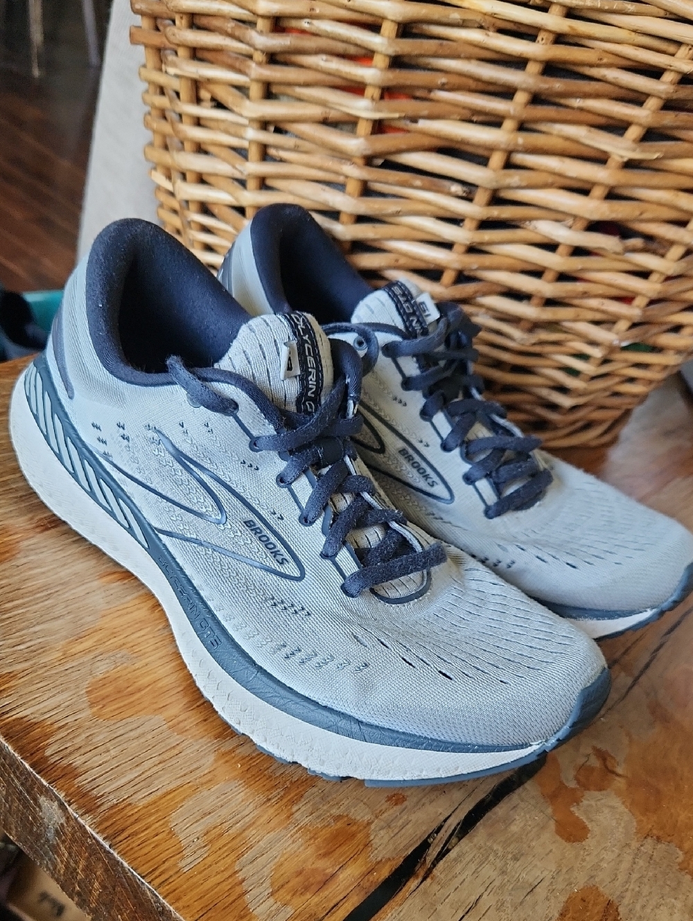 Brooks‎ Women's Glycerin GTS 19 size 9.5